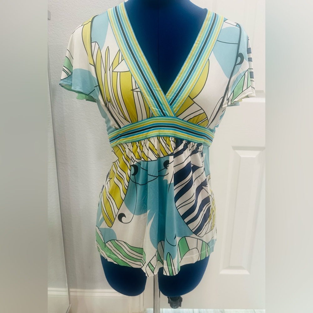 BCBG Maxazria: Flutter Sleeve Blouse, Small